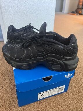 Nike Kids Black Sneakers